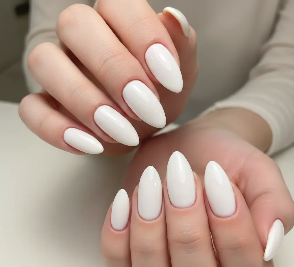 Minimalist Nail Art: Milky White Gloss Nails